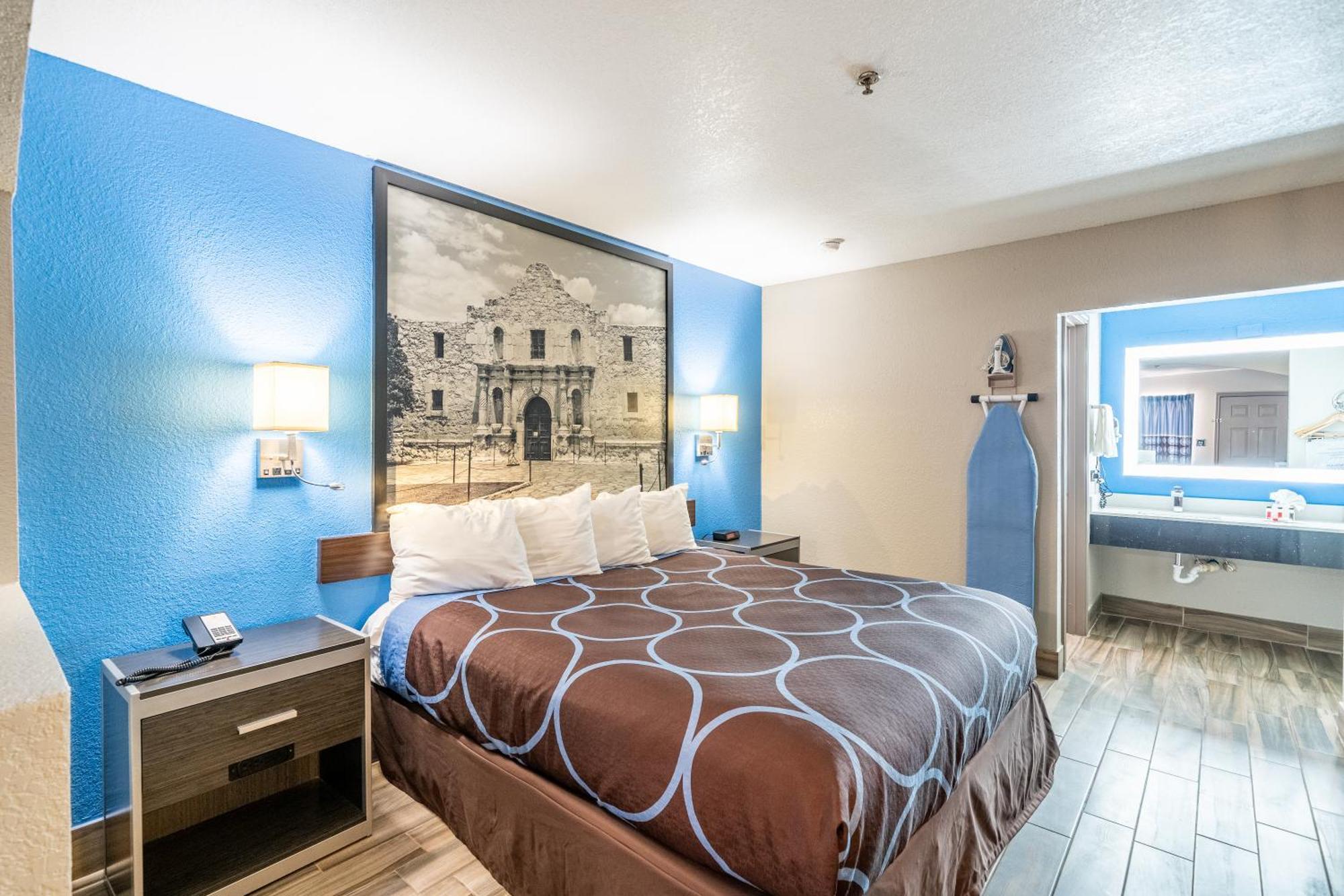 Super 8 By Wyndham San Antonio/Riverwalk Area Экстерьер фото