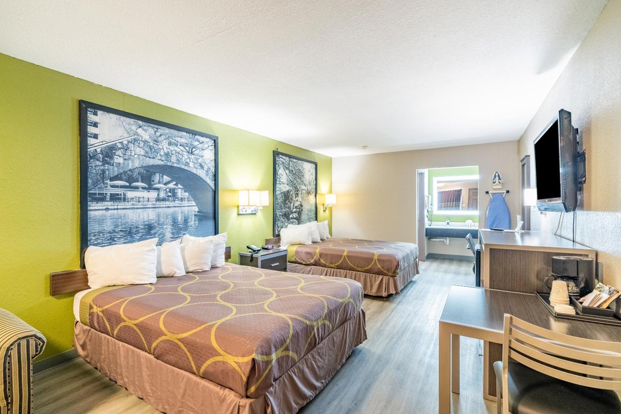 Super 8 By Wyndham San Antonio/Riverwalk Area Экстерьер фото