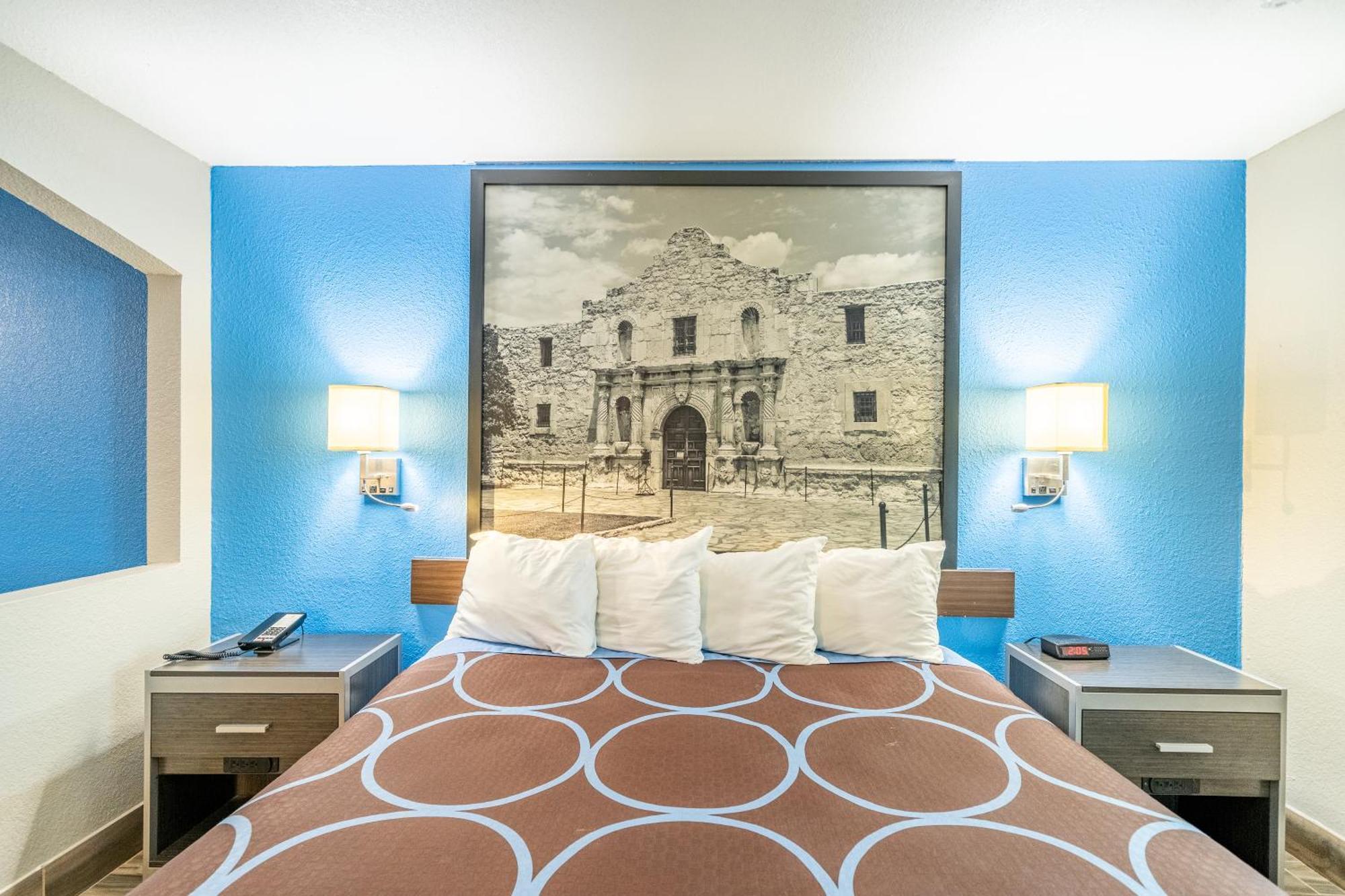 Super 8 By Wyndham San Antonio/Riverwalk Area Экстерьер фото