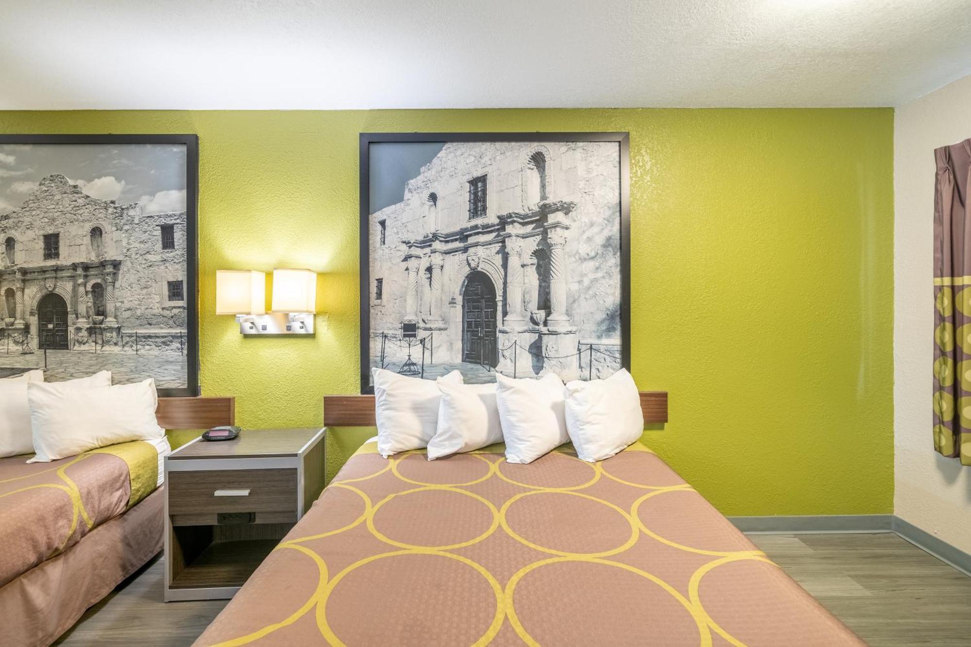 Super 8 By Wyndham San Antonio/Riverwalk Area Экстерьер фото