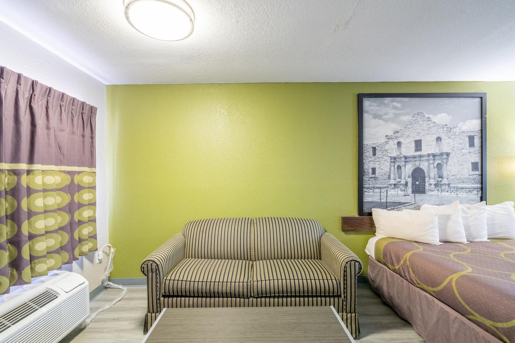Super 8 By Wyndham San Antonio/Riverwalk Area Экстерьер фото