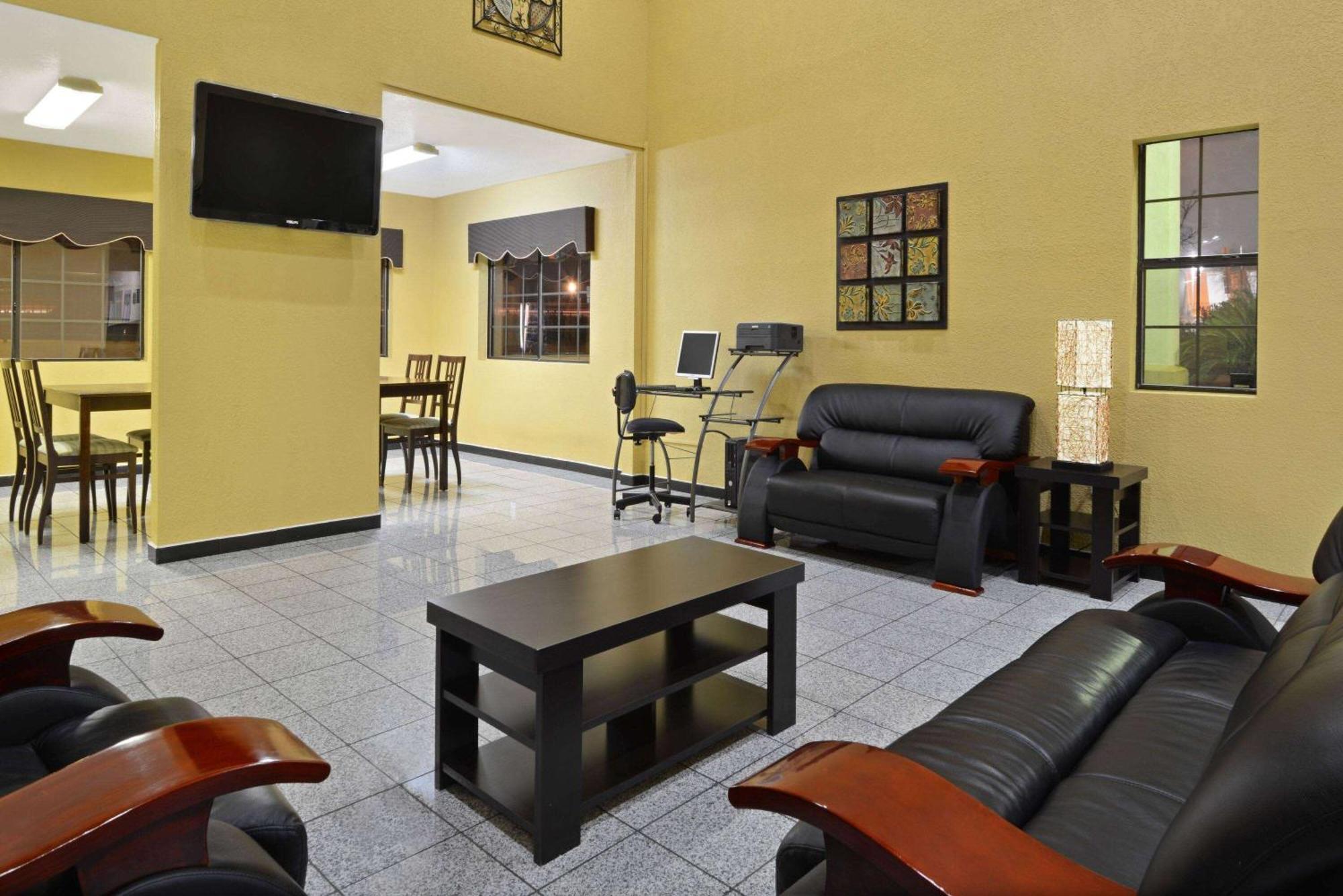 Super 8 By Wyndham San Antonio/Riverwalk Area Экстерьер фото